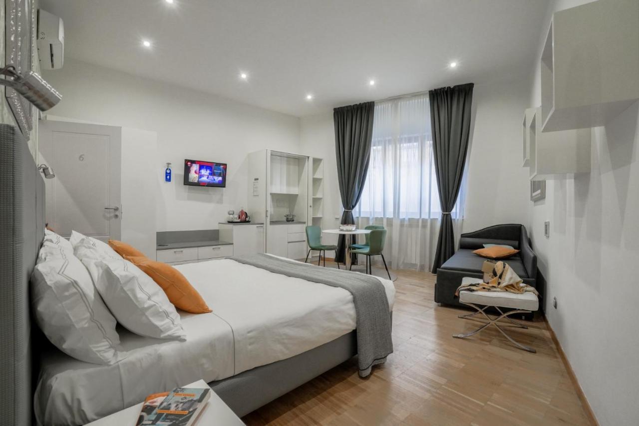 Monza City Rooms & Studios Bagian luar foto