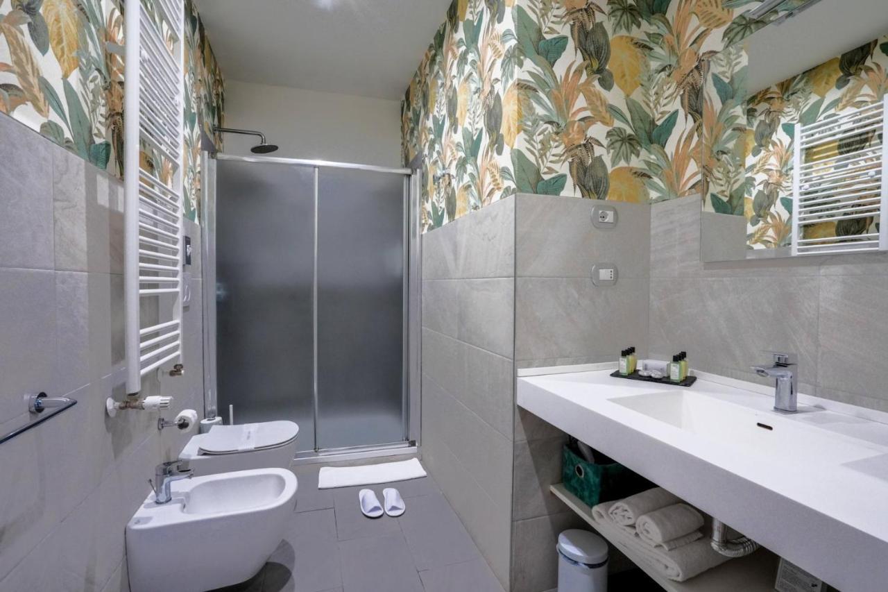 Monza City Rooms & Studios Bagian luar foto