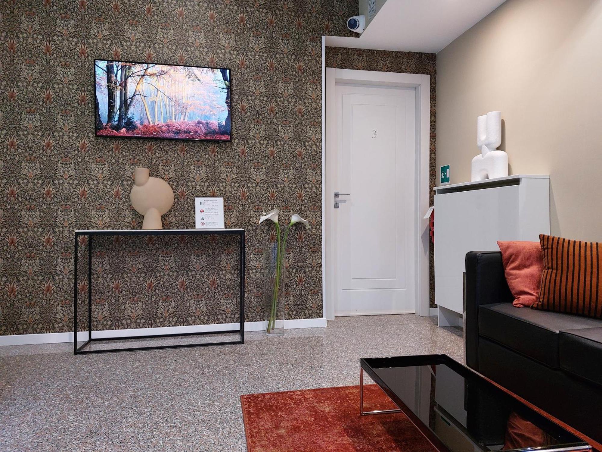 Monza City Rooms & Studios Bagian luar foto