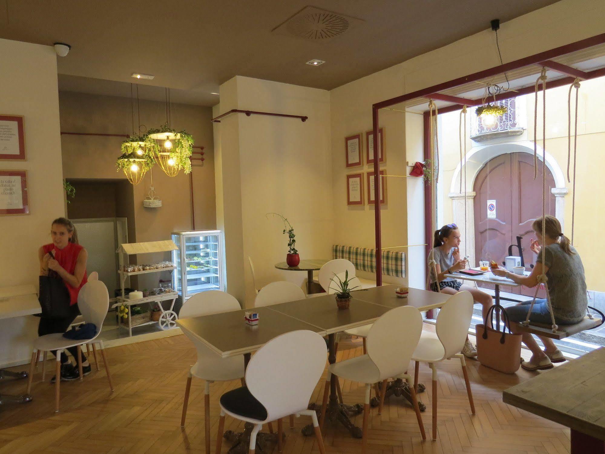 Monza City Rooms & Studios Bagian luar foto