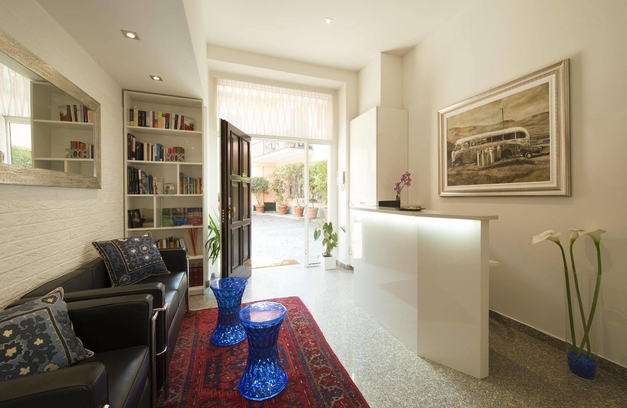 Monza City Rooms & Studios Bagian luar foto