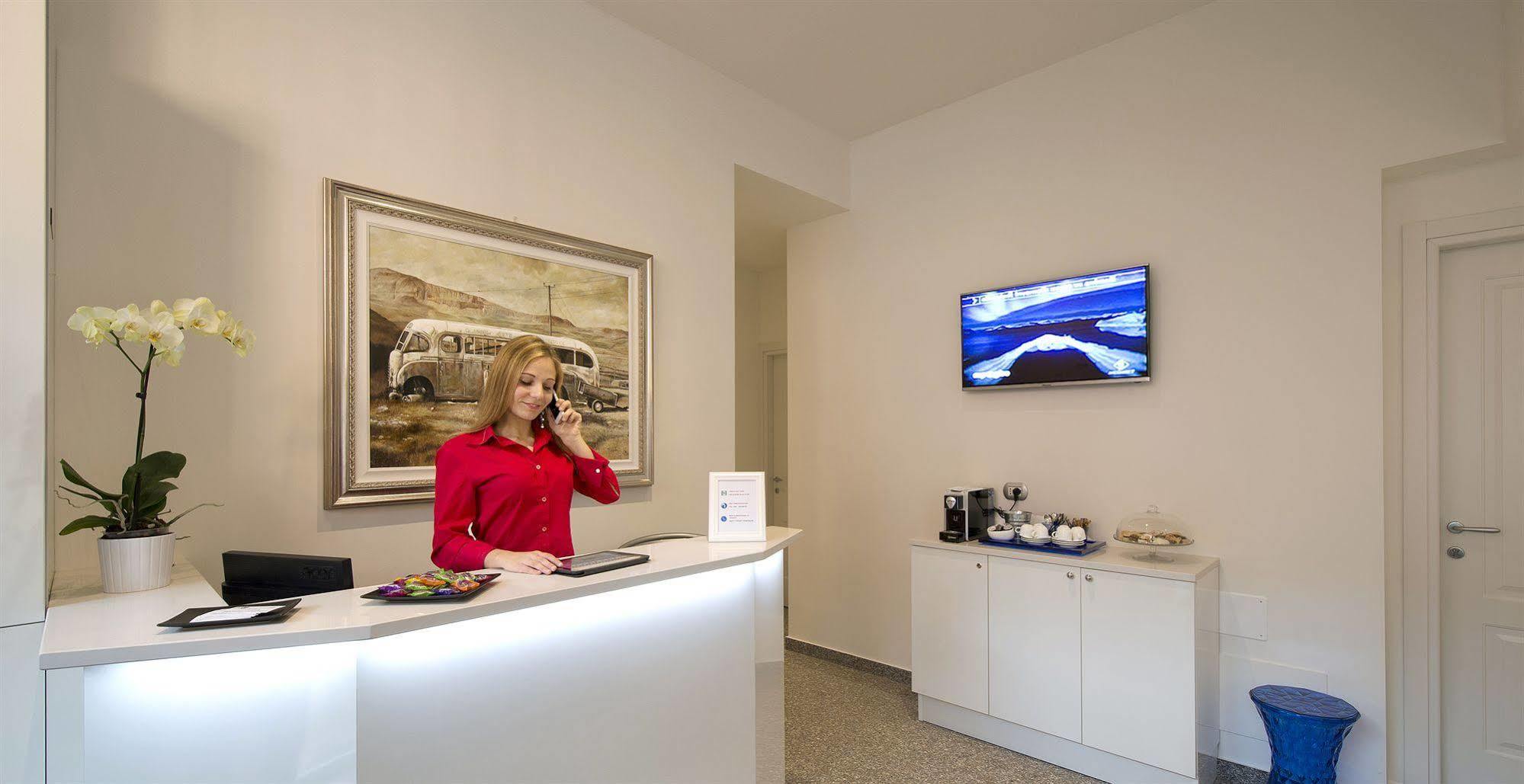 Monza City Rooms & Studios Bagian luar foto